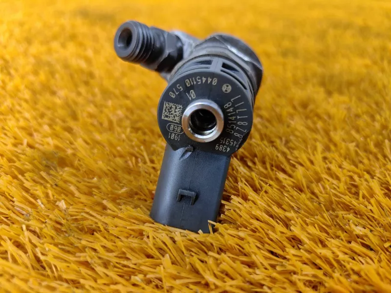 Форсунка топливная BMW 5-Series 2019 13538514148 G30 B47D20A