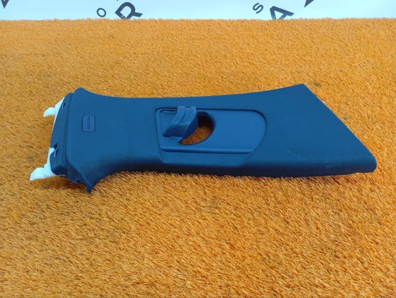 Обшивка центральной стойки