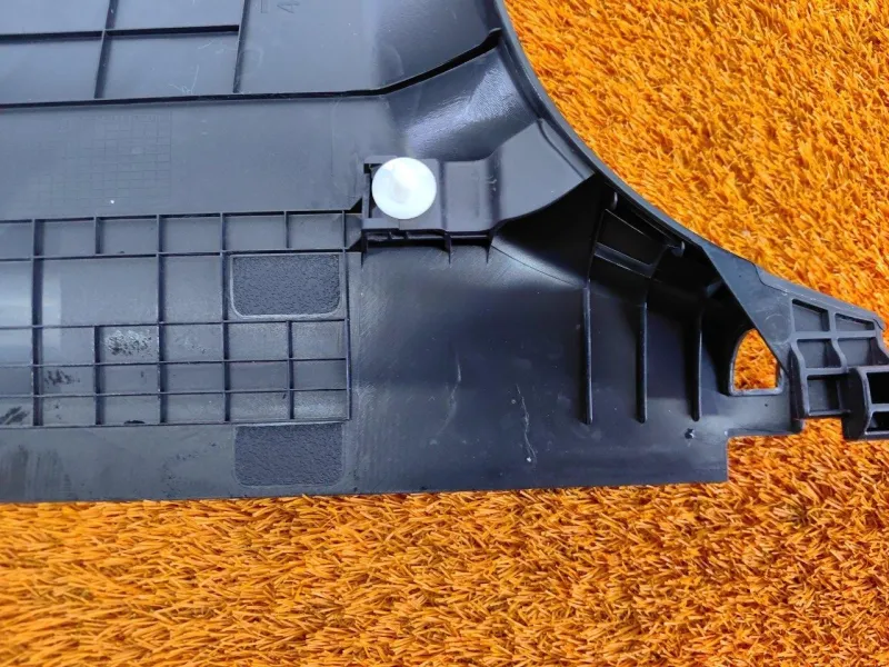 Обшивка центральной стойки