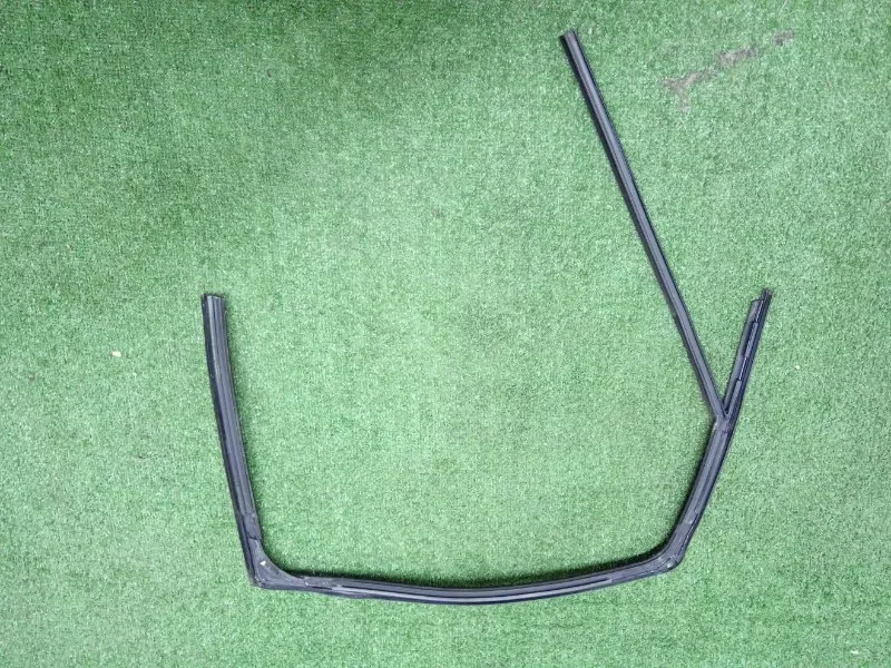 Уплотнитель стекла двери