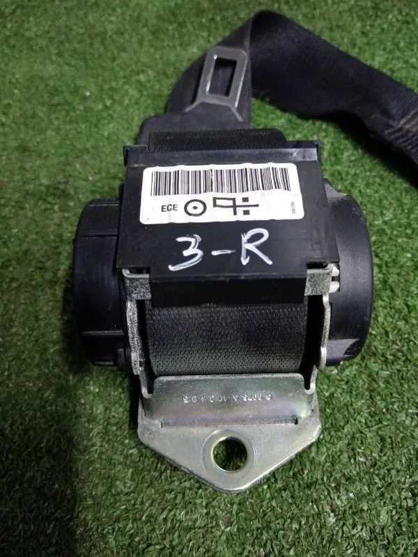 Ремень безопасности