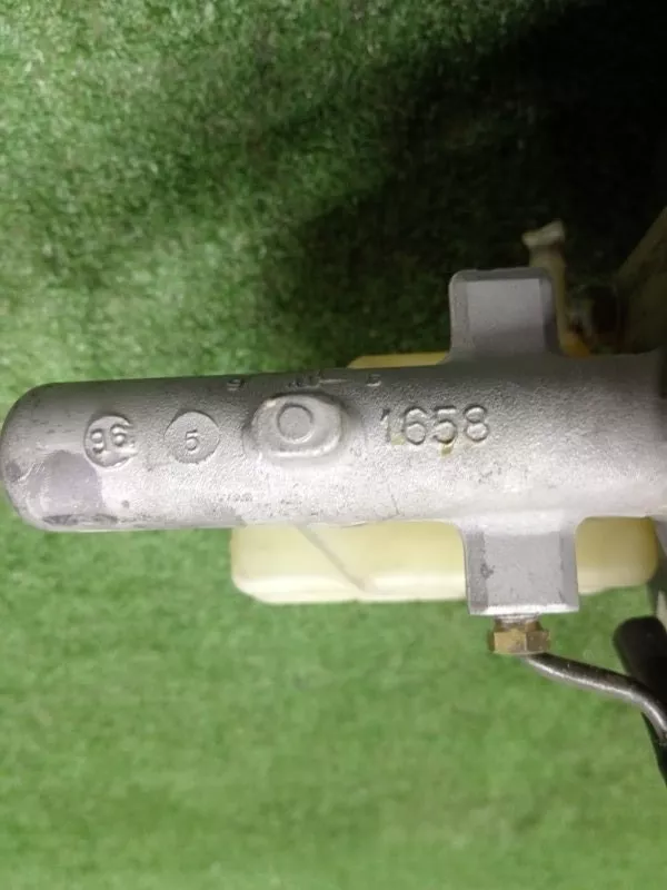 Главный тормозной цилиндр