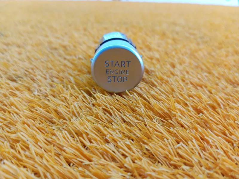 Кнопка запуска двигателя