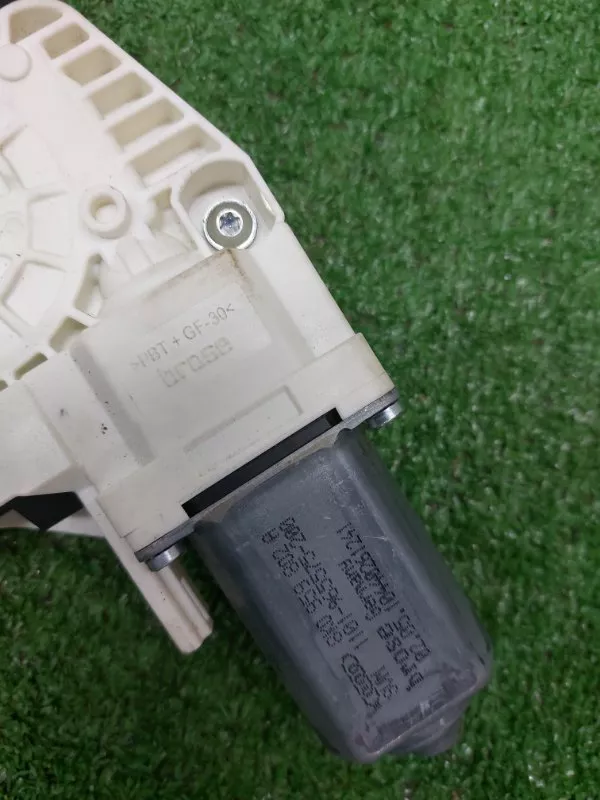 Стеклоподъемник Audi A5 2010 8T8839461 8T, задний левый