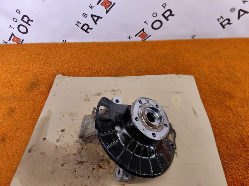 Кулак поворотный