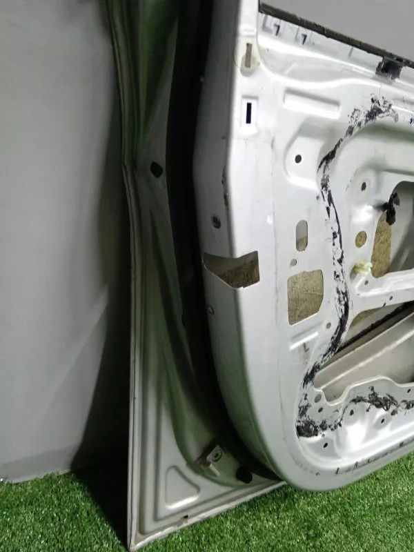 Дверь BMW 3-Series 2006 41007203643 E90, передняя левая