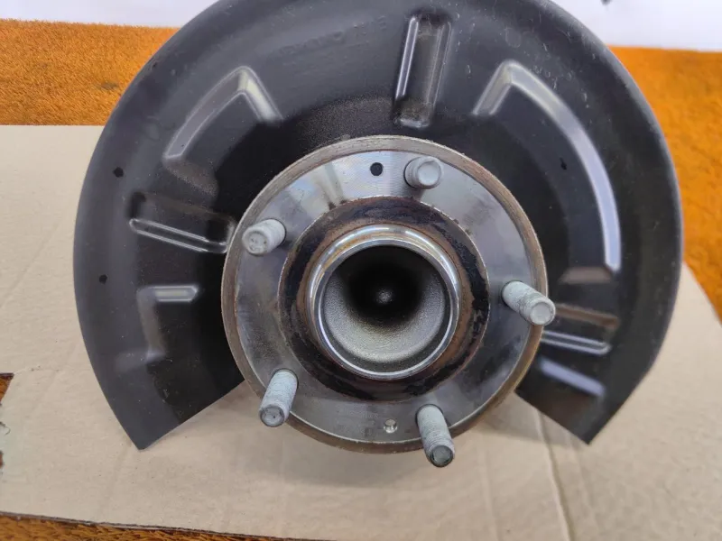 Кулак поворотный