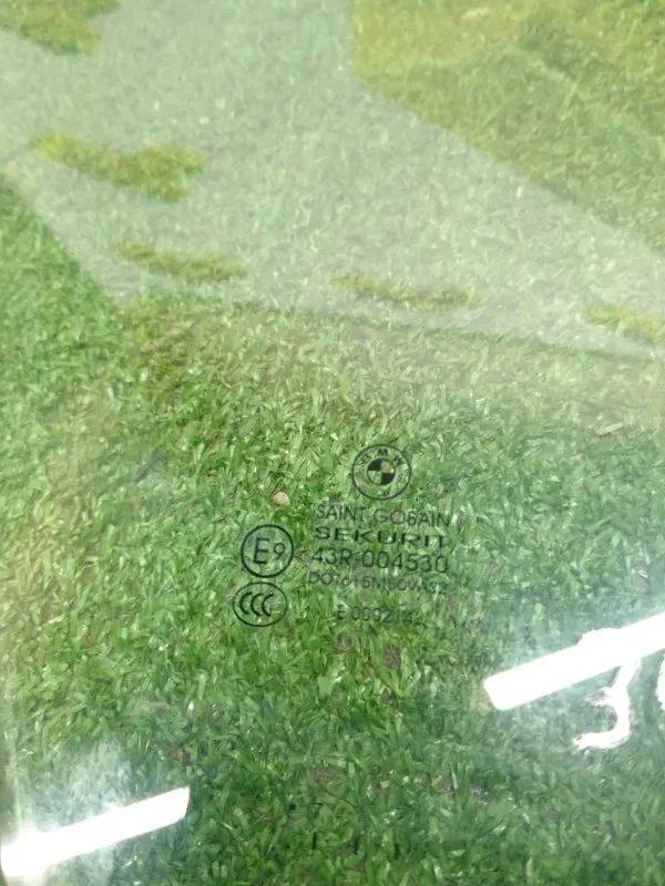 Стекло двери BMW X5 2007 51337137014 E70, переднее правое