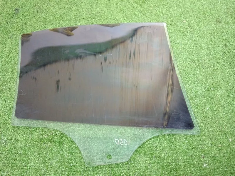 Стекло двери BMW 3-Series 2005 51347060267 E90, заднее левое