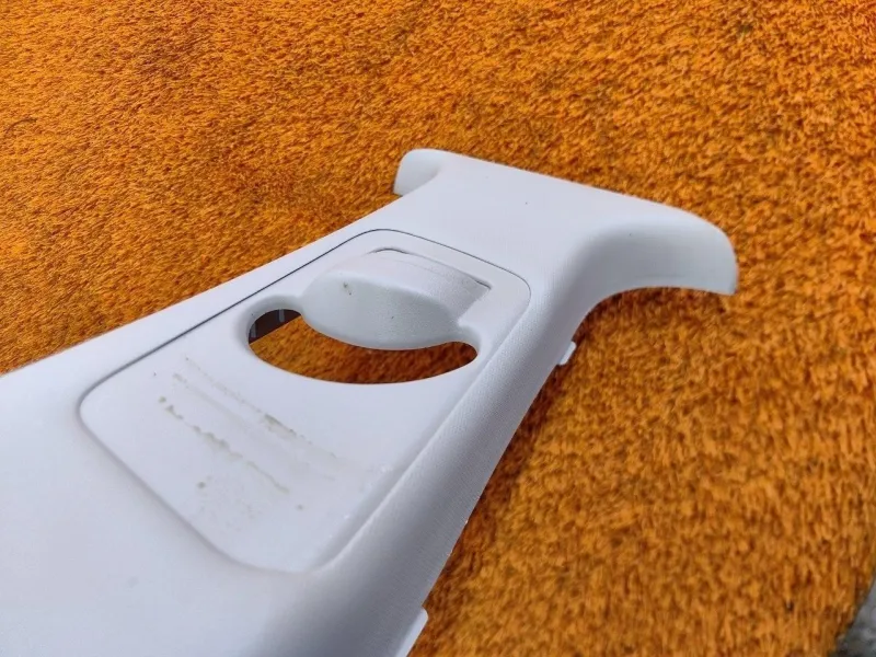 Обшивка центральной стойки