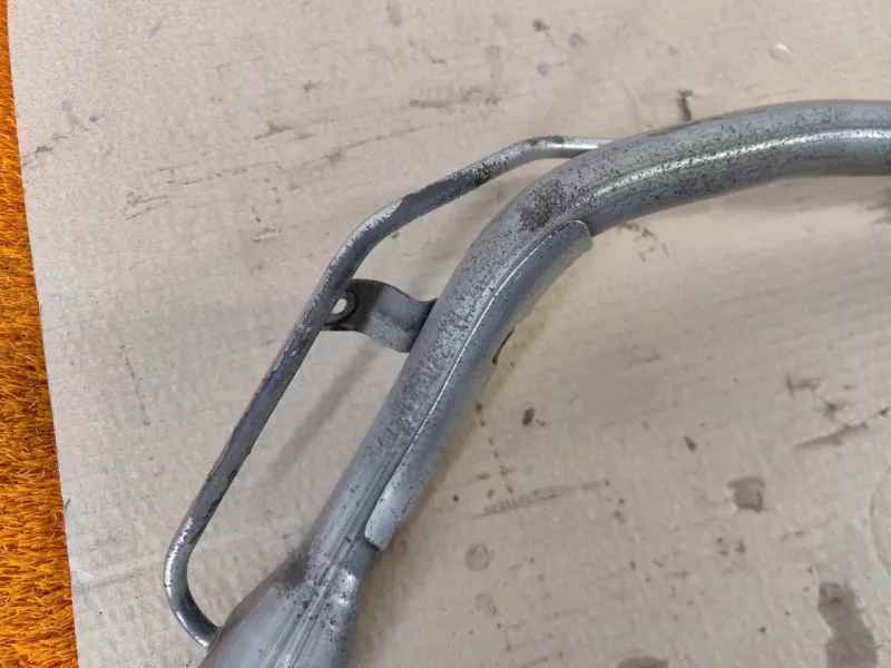 Горловина топливного бака