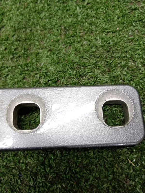 Петля двери багажника