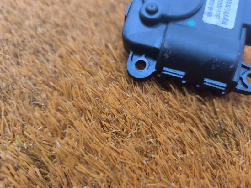 Сервопривод заслонок печки