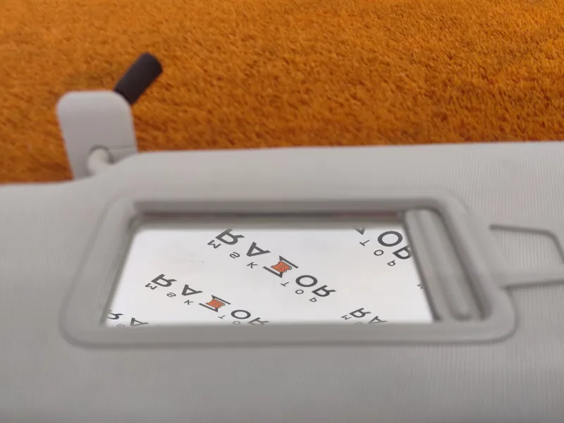 Козырек солнцезащитный