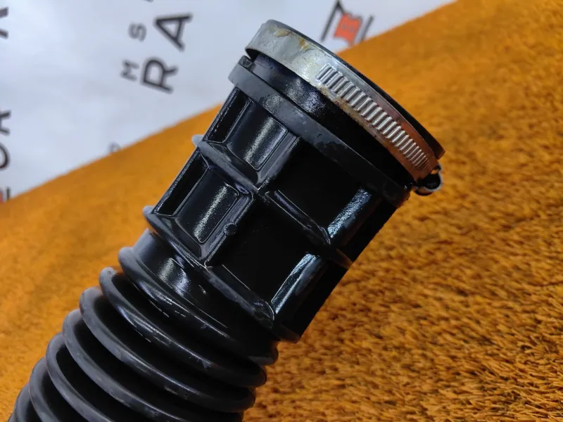 Патрубок воздушного фильтра