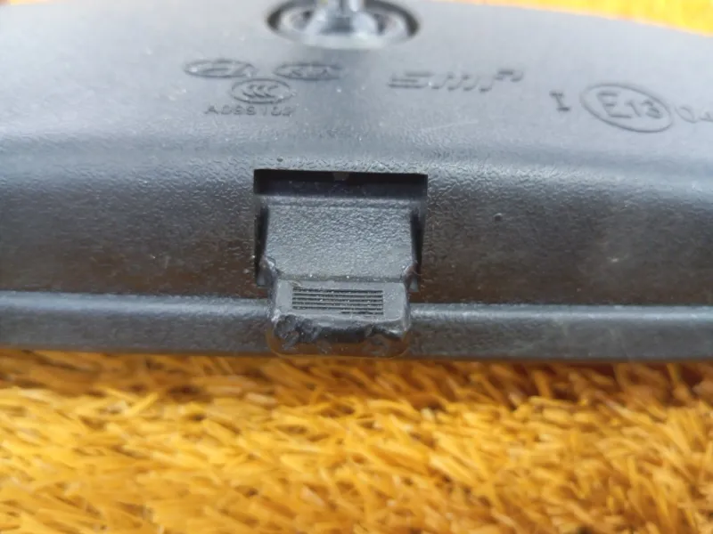 Зеркало заднего вида