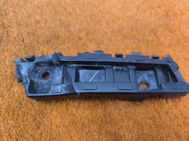 Крепление бампера