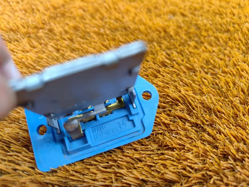 Резистор отопителя