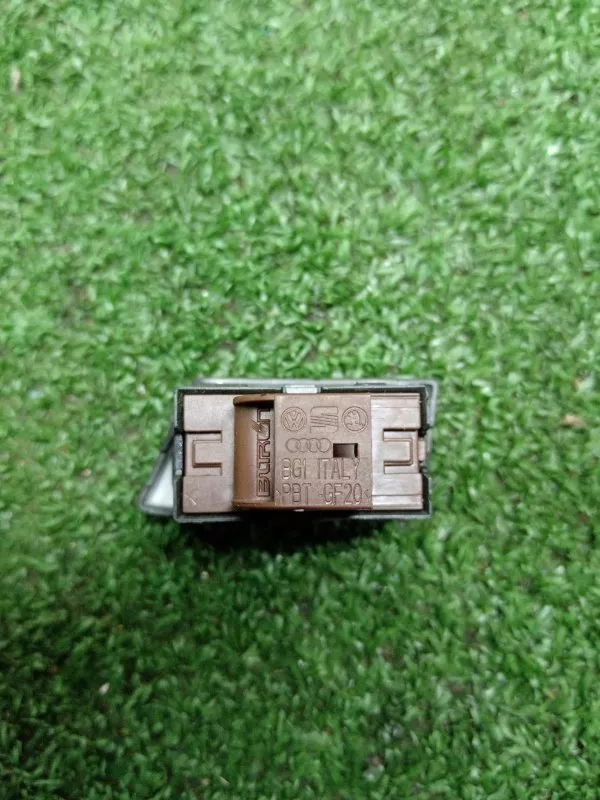 Кнопка центрального замка Audi A6 2011 4G1962107 C7, передняя левая