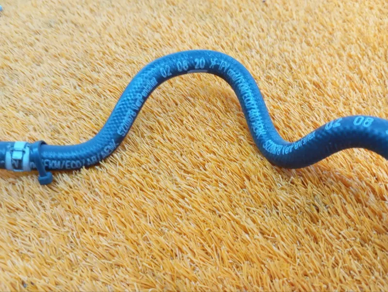 Шланг топливный