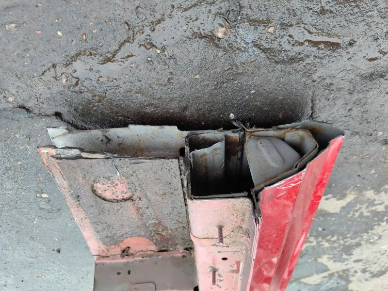 Порог с центральной стойкой