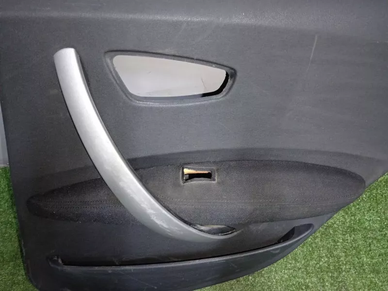 Обшивка двери BMW 1-Series 2005 51427133360 E87, задняя правая