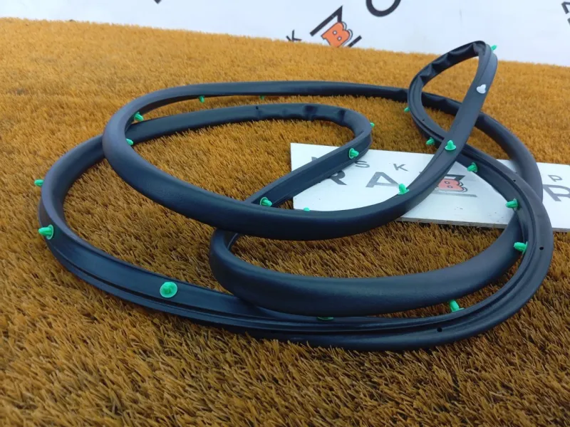 Уплотнитель двери