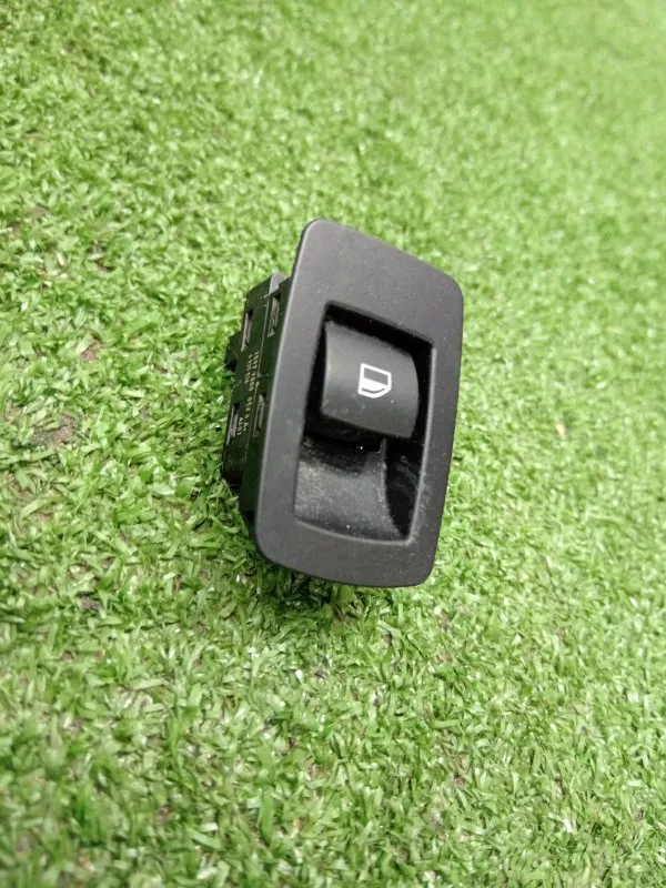 Кнопка стеклоподъемника