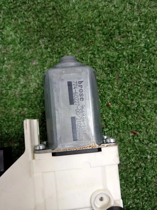 Стеклоподъемник Audi A4 2008 8K0959802 B8, передний правый