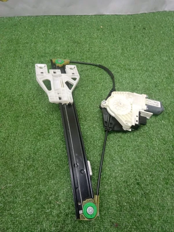 Стеклоподъемник Audi A4 2008 8K0839462A B8, задний правый