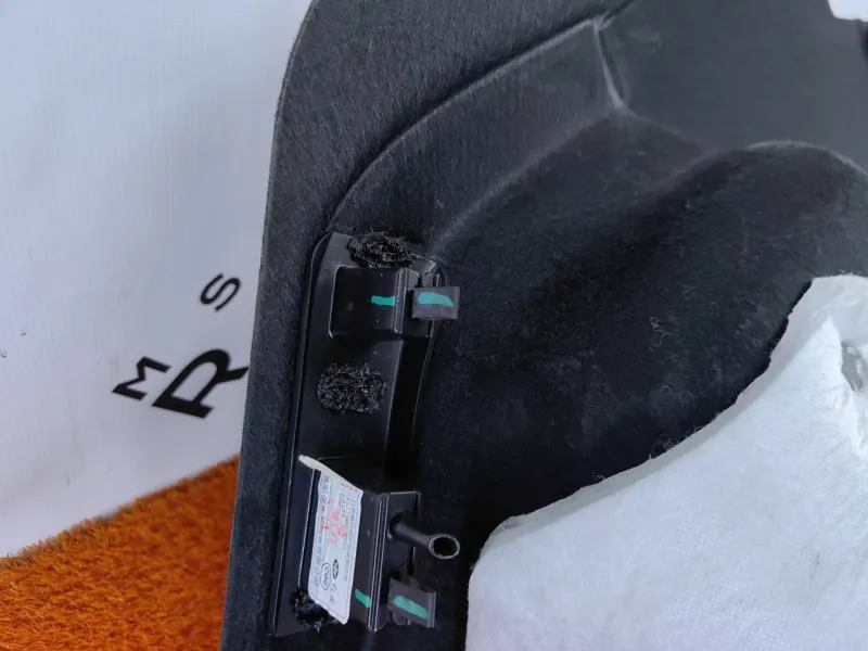 Обшивка багажника