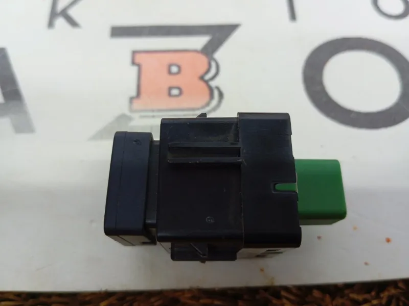 Кнопка обогрева сидений