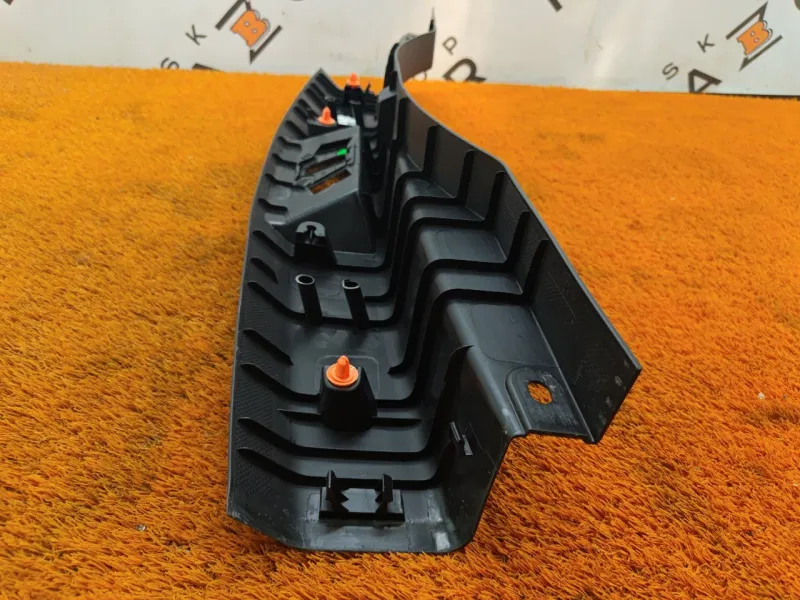 Накладка замка багажника