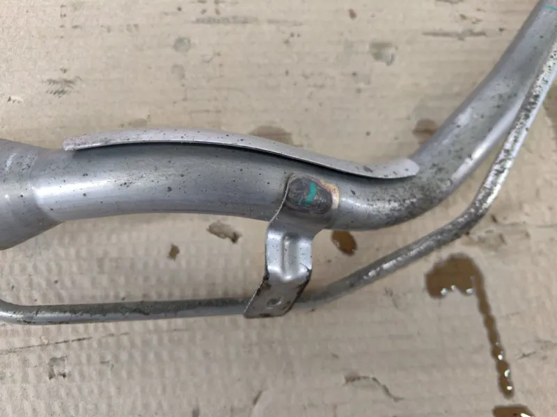 Горловина топливного бака