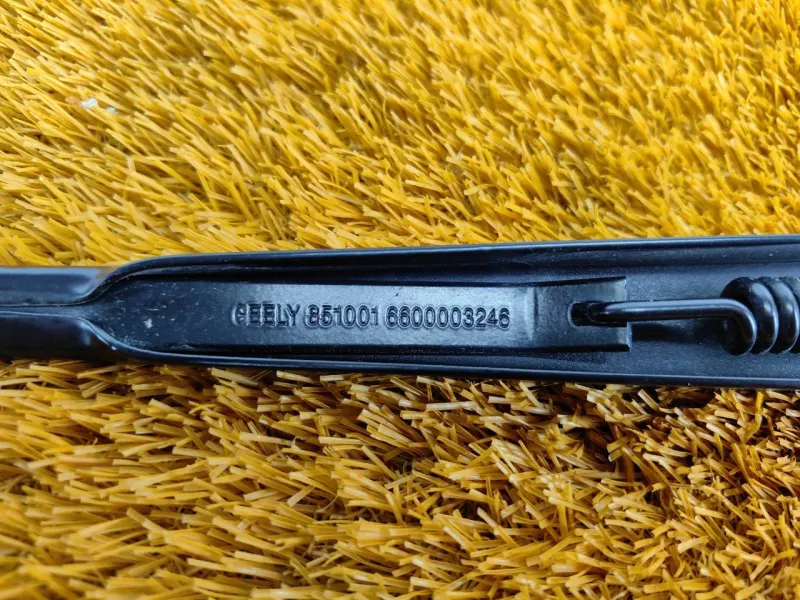 Поводок стеклоочистителя лобового стекла