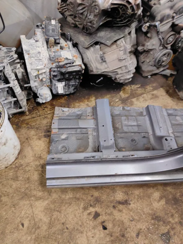 Порог с центральной стойкой