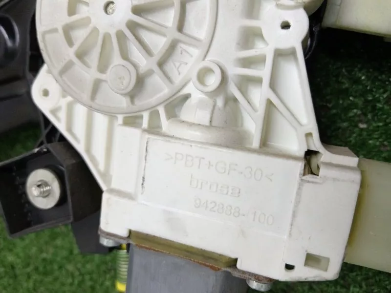 Стеклоподъемник BMW 5-Series 2011 51337182131 F10, передний левый