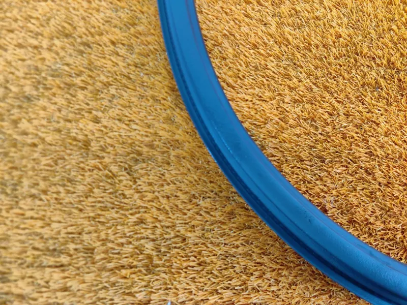 Уплотнитель проема двери