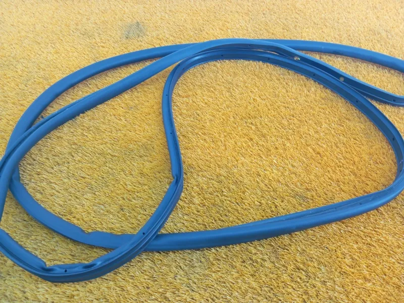 Уплотнитель двери