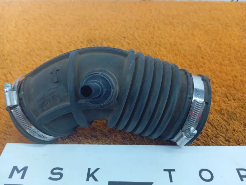 Патрубок воздушного фильтра