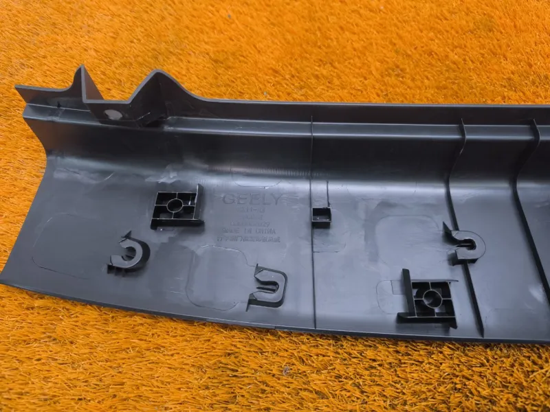 Накладка замка багажника