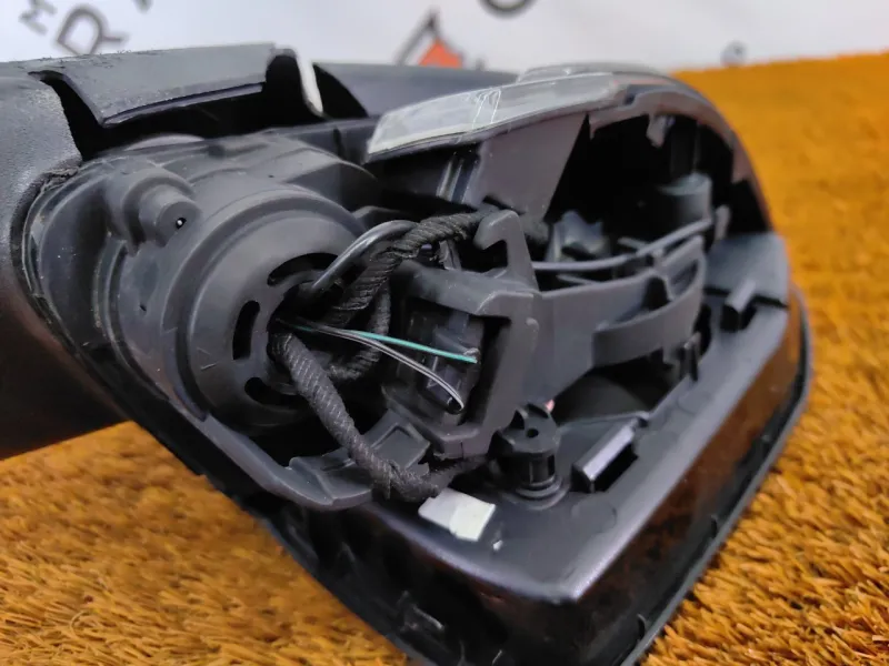 Зеркало боковое