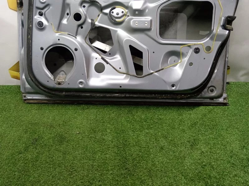 Дверь Audi A4 2005 8E0831052J B7, передняя правая