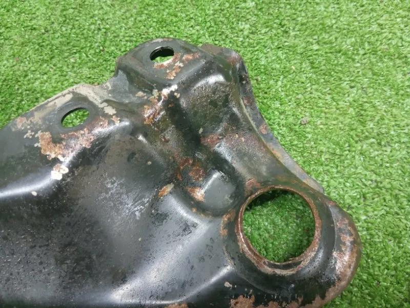 Крепление глушителя