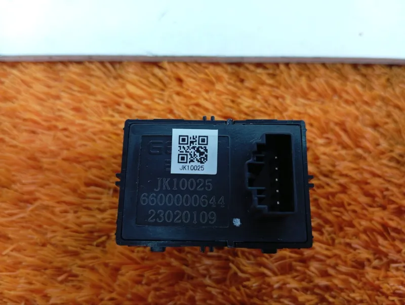 Кнопка стеклоподъемника