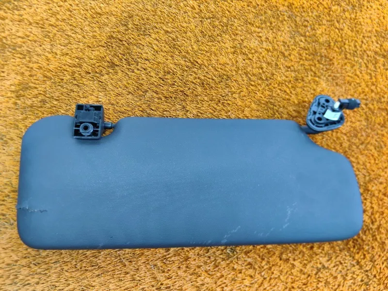 Козырек солнцезащитный