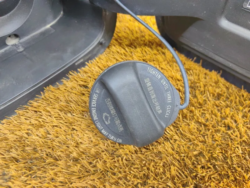 Лючок Бензобака