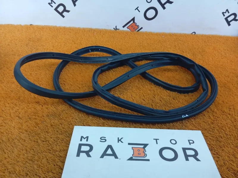 Уплотнитель двери