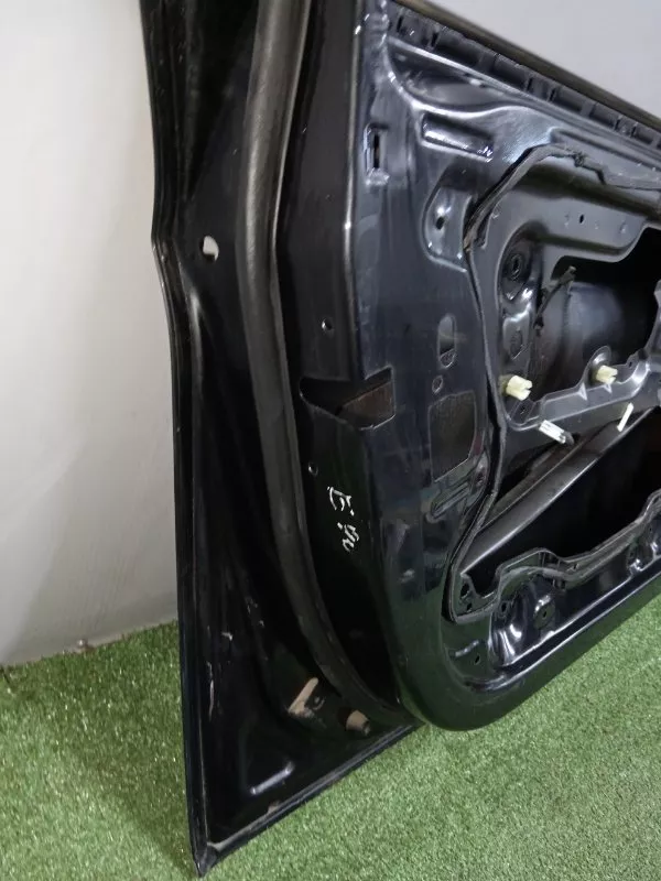 Дверь BMW 3-Series 2007 41007203643 E90, передняя левая