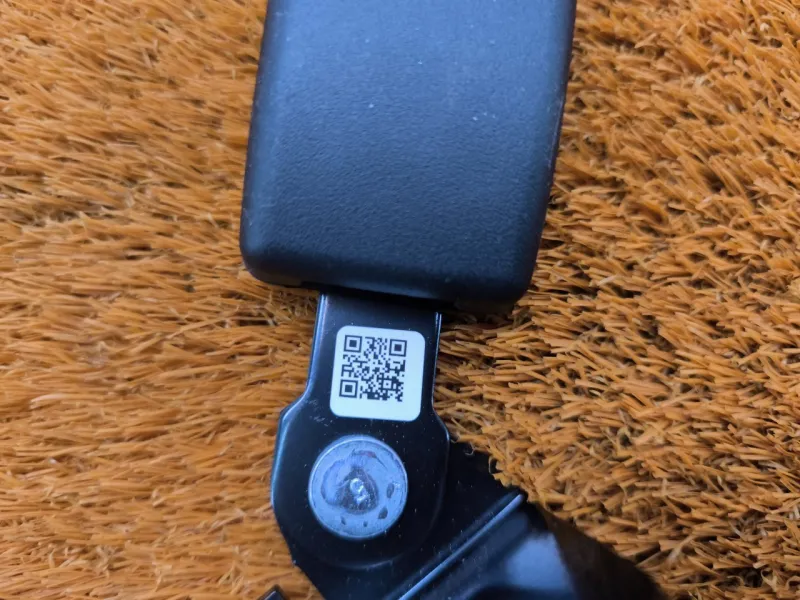 Ответная часть ремня безопасности